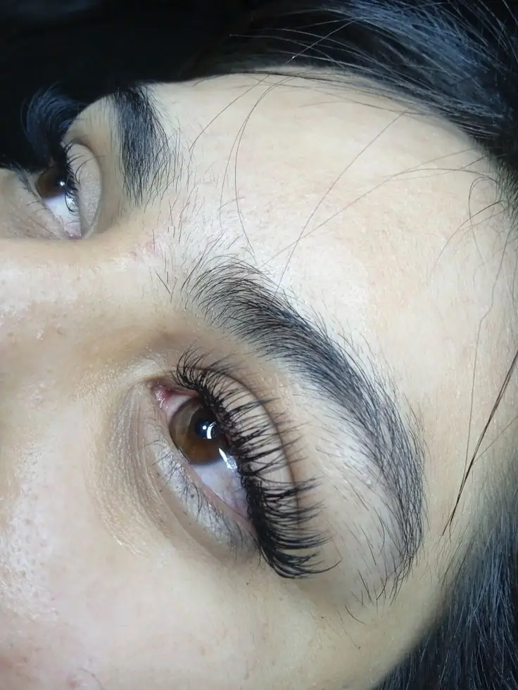 Ojo con extensiones de pestañas clásicas