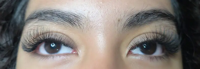 Resultado de extensiones de pestañas clásicas con efecto natural